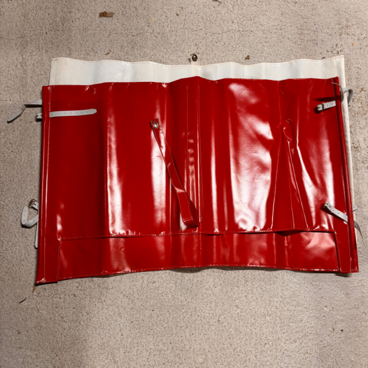 Poche kangourou mehari rouge