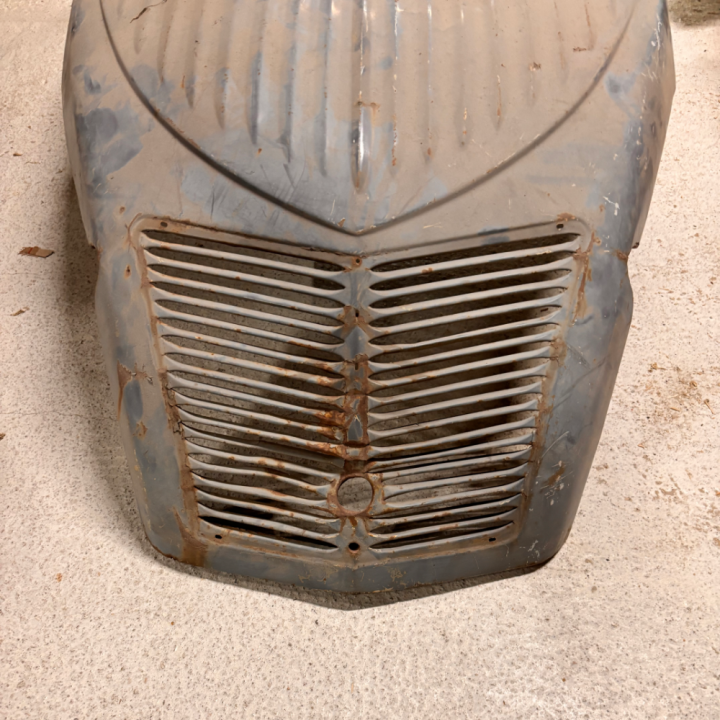 Capot 2cv nervuré ancien modele